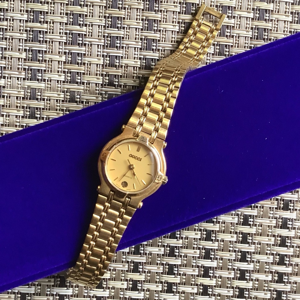 Gucci Ladies Gold Tone Bracelet Watch 💛💛 - Picture 2 of 16